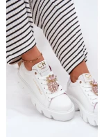 Skórzane Sneakersy Z Ozdobną Broszką Ananas CheBello 4651 Białe
