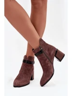 Zamszowe Skórzane Botki Damskie Na Słupku Z Ozdobnym Paskiem Ocieplane D&A CR52-650 Brązowe