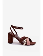 Sandále na podpätku model 226335 Vykročte štýlovo Sandále na podpätku model 226335 Vykročte štýlovo