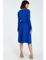 B087 Priliehavé midi šaty - kráľovská modrá