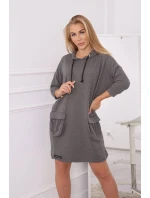Šaty s kapucňou v grafitovej farbe