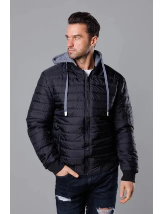 Čierna pánska bunda typu "bomber" s teplákovou kapucňou (8M985-392) Čierna pánska bunda typu "bomber" s teplákovou kapucňou (8M985-392)