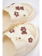 Piankowe Klapki Z Przypinkami Ecru Redienna