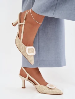 Sandále na podpätku model 225207 Vykročte štýlovo