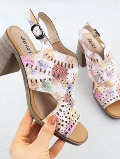 Dámske kvetinové ažurové sandále na podpätku Jezzi 24125