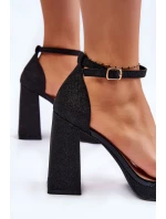 Błyszczące Sandałki Na Masywnym Obcasie Czarne Calmi