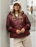 Krátka dámska prešívaná bunda s kapucňou v bordovej farbe FashionStreet TY5763