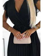 424-4 Šifónové plisované šaty s výstrihom a volánmi - ČIERNE