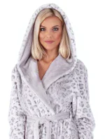 Dámsky župan irbis 4856 s kapucňou vzorovaný krátky - Vestis