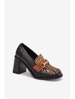 Półbuty Damskie Na Słupku Z Tłoczeniem I Złotym Detalem Czarno-Beżowe Novella