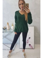 Sveter s výstrihom do V tmavo zelený Sveter s výstrihom do V tmavo zelený