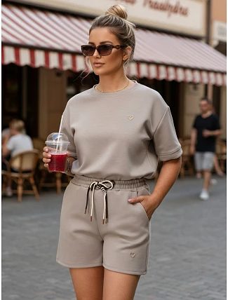 Dámsky viskózový set s motýlikom a šortkami v moka farbe FashionStreet AY1197
