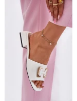 Eleganckie Klapki Damskie Na Klocku Ze Złotym Detalem Vinceza 62229 Białe