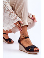 Dámske sandále na klinoch Black Veenus