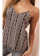Dámsky top na ramienka s reťazou a geometrickým vzorom camel + black