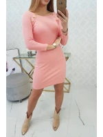 Šaty s ozdobnými gombíkmi marhuľová