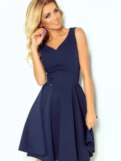 Tmavo modré šaty s výstrihom v tvare srdca model 4976613