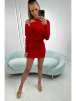 Šaty so zdobením na ramenách červené Šaty so zdobením na ramenách červené