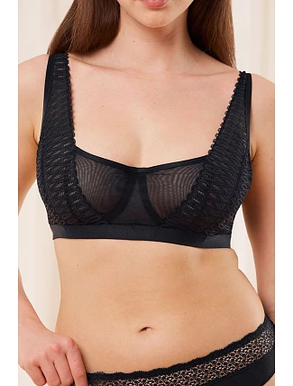 Soft model 229883 Triumph Soft model 229883 Triumph