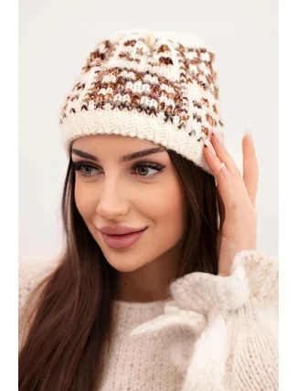 Dámska zimná čiapka s farebným vláknom a hrubým okrajom K355 ecru+cappuccino+red
