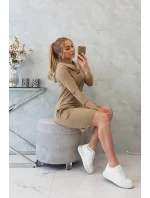 Šaty s kapucňou a vreckami camel