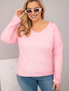 Dámska blúzka v nadmernej veľkosti s véčkovým výstrihom a dlhšou zadnou časťou svetlo ružová