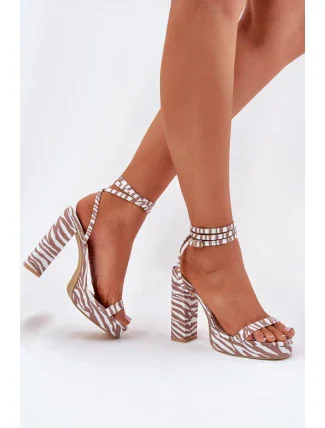 Sandále na podpätku model 212818 Krok vo veľkom štýle