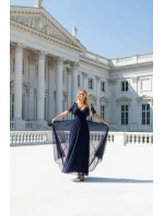 635-3 MELANIA Dlhé lesklé šaty s výstrihom a krátkymi rukávmi - tmavomodré