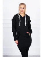 Šaty s ozdobnými volánikmi a kapucňou čiernej farby