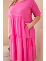 Dámske bavlnené plus size šaty s krátkymi rukávmi a volánom v ružovej farbe Dámske bavlnené plus size šaty s krátkymi rukávmi a volánom v ružovej farbe