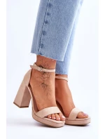 Modne Zamszowe Sandałki Na Kwadratowym Obcasie Beżowe Merila