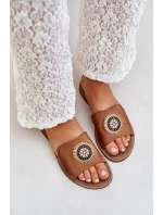 Skórzane Klapki Z Ozdobą Na Płaskim Obcasie Lewski 3047/O Camel