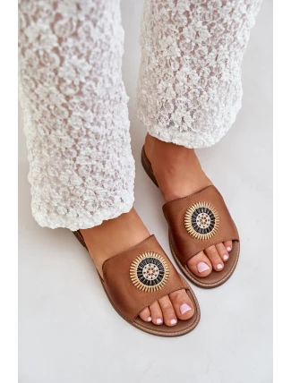 Skórzane Klapki Z Ozdobą Na Płaskim Obcasie Lewski 3047/O Camel