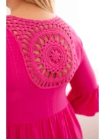 Dámske šaty z viskózy v nadmernej veľkosti s ozdobou Azura Fuchsia Dámske šaty z viskózy v nadmernej veľkosti s ozdobou Azura Fuchsia