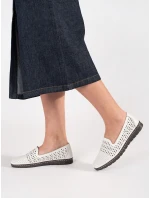 Krásne dámske biele topánky na podpätku bez podpätku Krásne dámske biele topánky na podpätku bez podpätku