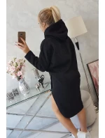 Šaty s kapucňou a bočným rázporkom čierne