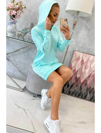 Šaty s kapucňou v mätovej farbe
