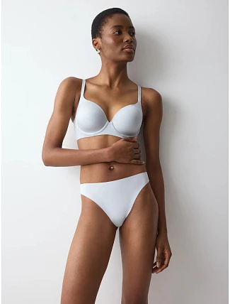 Dámske tangá Smart Invisible String Pearl Grey, svetlosivé – TRIUMPH Dámske tangá Smart Invisible String Pearl Grey, svetlosivé – TRIUMPH
