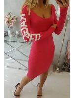 Roztrhané fuchsiové šaty Roztrhané fuchsiové šaty