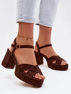 Sandále na podpätku model 225632 Vykročte štýlovo