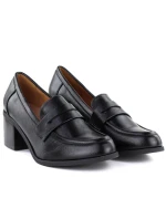 Čierne dámske topánky na podpätku M.Daszyński MR2201D-3A