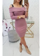 Šaty so širokými ramienkami tmavo ružové