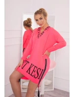 Šaty s kapucňou a potlačou ružové neónové