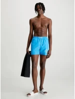 Darčekové balenie pánskych plaviek a uteráka KM0KM00849 BEH modrá - čierna - Calvin Klein Darčekové balenie pánskych plaviek a uteráka KM0KM00849 BEH modrá - čierna - Calvin Klein