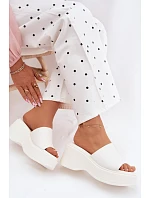 Dámské nazouváky na platformě bílé Virelia