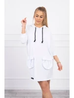 Šaty s kapucňou bielej