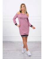 Tres Chic tmavo ružové šaty