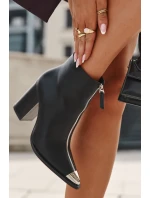 Botki Damskie Na Słupku Z Ozdobnym Zamkiem Czarne Wiviane