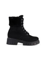 Pohodlné dámske členkové topánky čierne na plochom podpätku Pohodlné dámske členkové topánky čierne na plochom podpätku