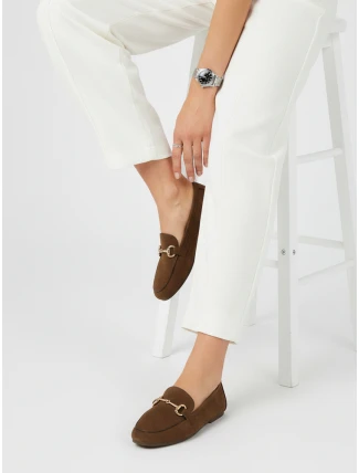 Dámske semišové mokasíny s kovovou prackou hnedej farby FashionStreet ZY1340